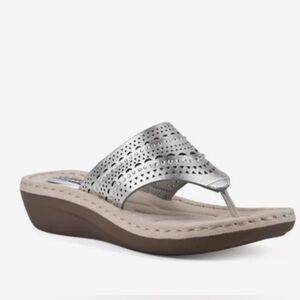 NWT Cliff’s Silver/Rhinestone Sandals